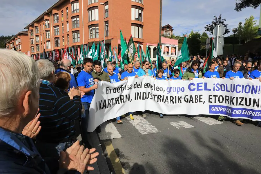 Manifestación de trabajadores de la papelera CEL, en concurso de acreedores.