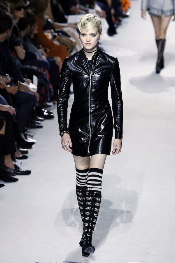 La firma homenajea con sus diseños a la artista franco-estadounidense en la Semana de la Moda de París