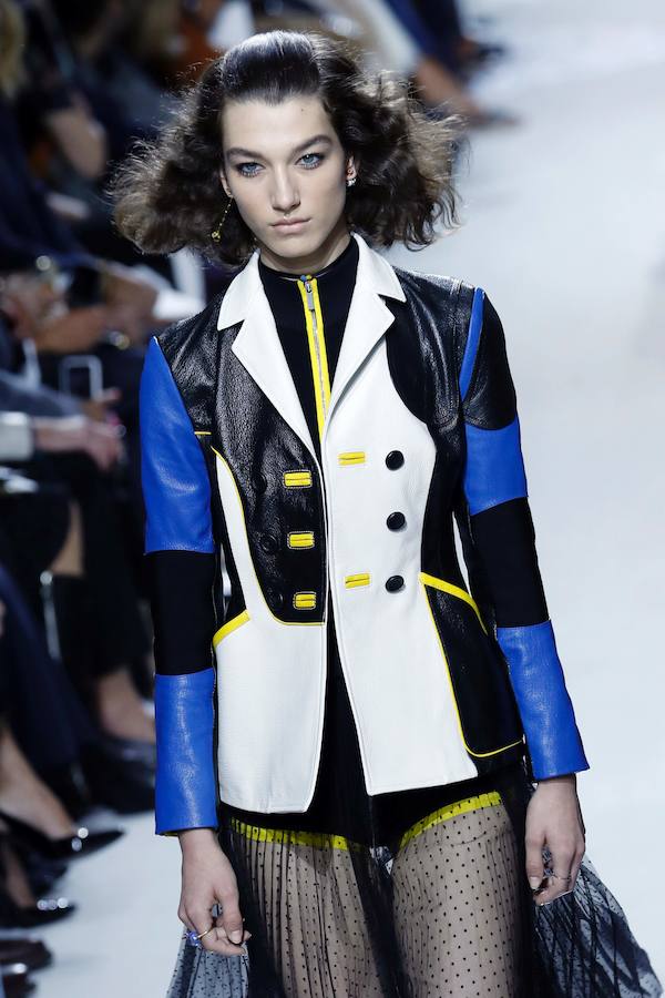 La firma homenajea con sus diseños a la artista franco-estadounidense en la Semana de la Moda de París