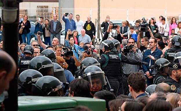 La Generalitat eleva a 893 los heridos o contusionados en los altercados