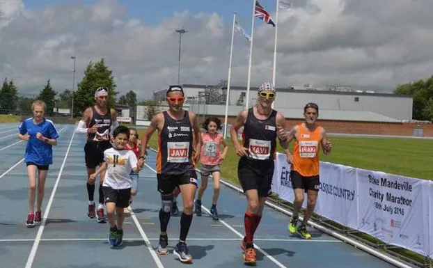 Conde en la penúltima de las pruebas solidarias, en Stoke Mandeville, Inglaterra.