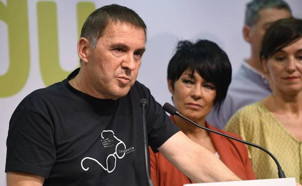 Otegi, durante una rueda de prensa.