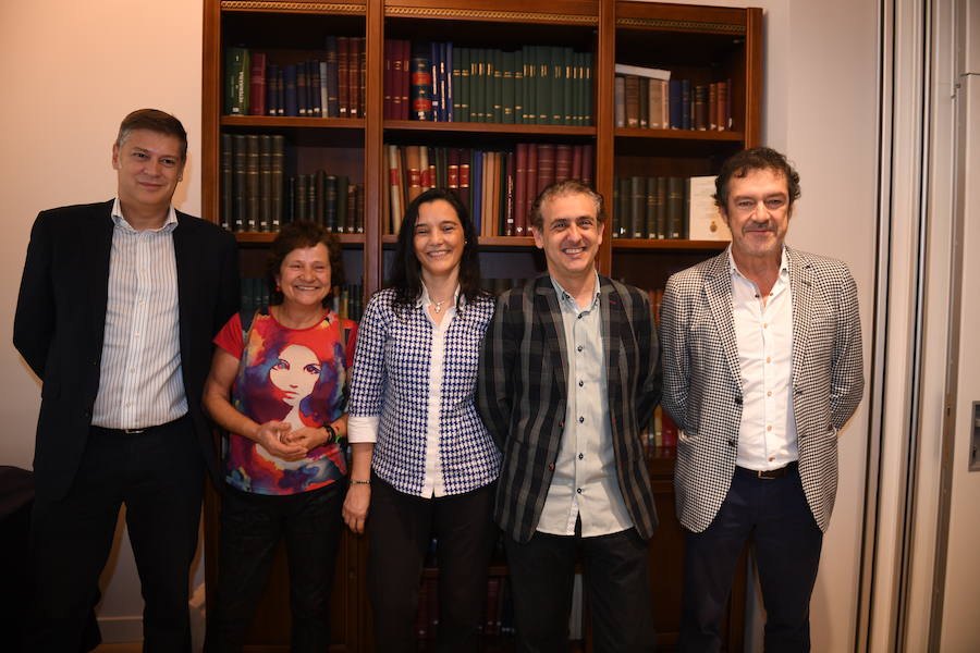 Juan Ávila, Tere Escondrillas, Itziar Santxez, Eneko Zubia y Javier Ibarrola.