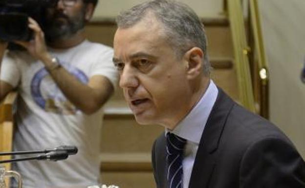 Urkullu, durante su intervención en elpleno de control celebrado este viernes en el Parlamento vasco. 