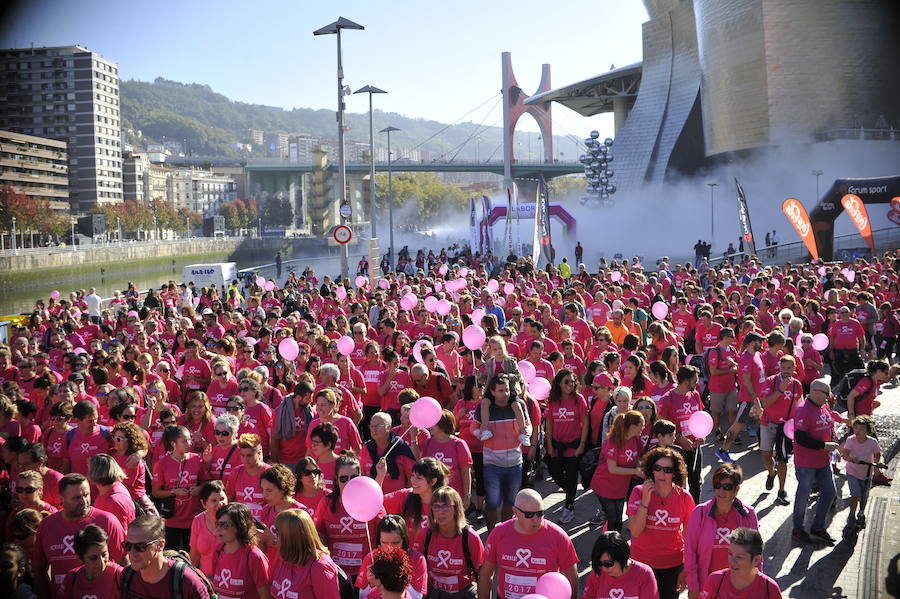 La carrera ha sido más multitudinaria que nunca y se han agotado las 10.000 camisetas que han puesto a la venta