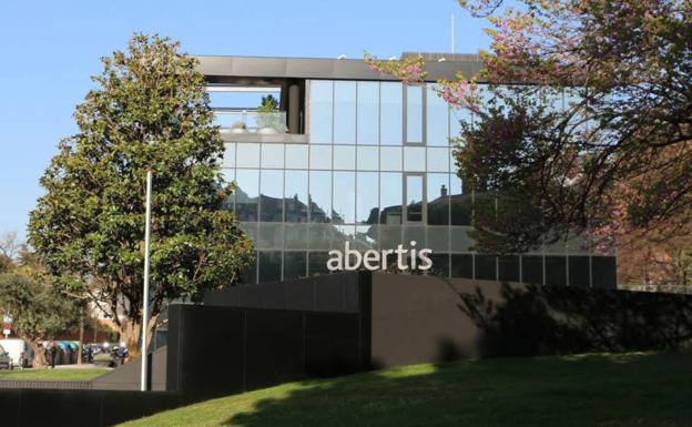 Abertis también decide mañana trasladar su sede fuera de Cataluña