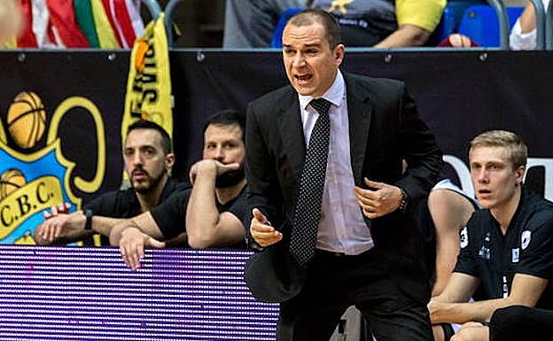 El entrenador del RETAbet Bilbao Basket, Carles Durán.