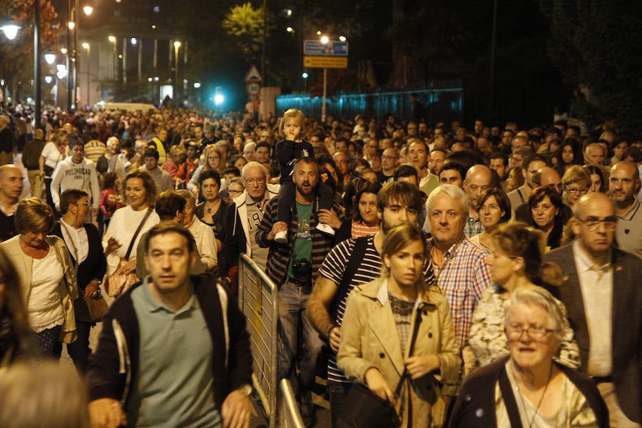 El Ayuntamiento adopta medidas ante la avalancha de gente que se acerca a ver el espectáculo 'Reflections'