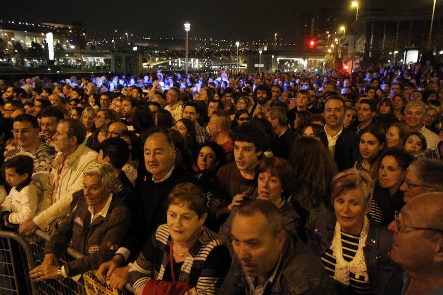 El Ayuntamiento adopta medidas ante la avalancha de gente que se acerca a ver el espectáculo 'Reflections'