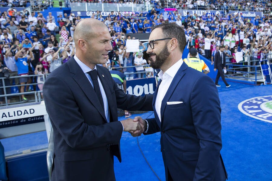 El Real Madrid visita el Coliseum Alfonso Pérez con el objetivo de conseguir una nueva victoria. El cuadro de Zidane suma doce triunfos consecutivos en Liga a domicilio. Una racha que busca frenar el Getafe para conseguir su tercera victoria en su regreso a la máxima categoría.