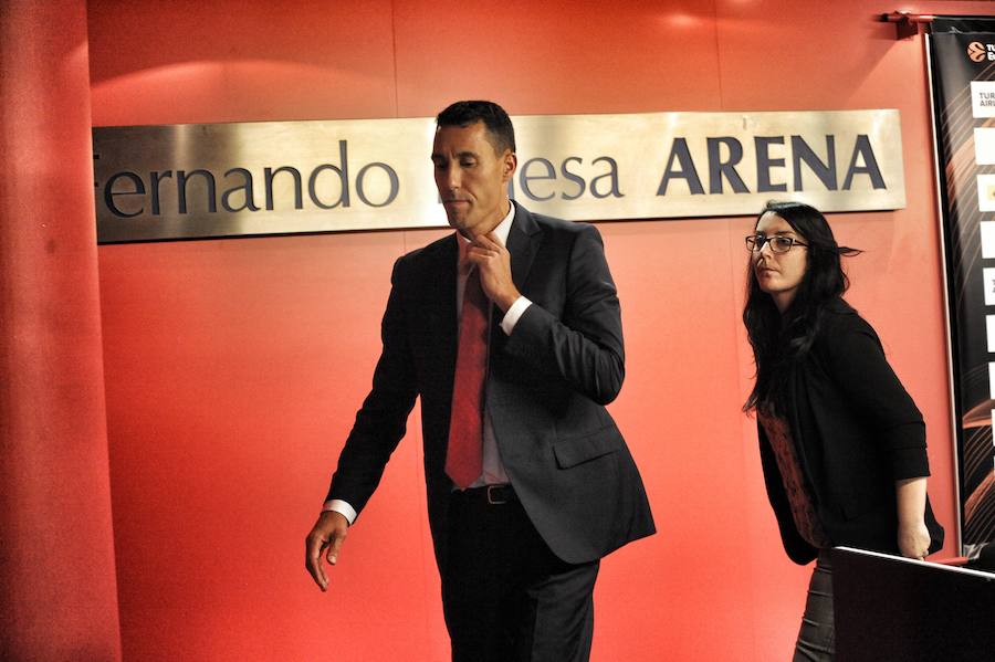 Los últimos pasos de Pablo Prigioni en el Buesa Arena como entrenador del Baskonia