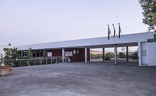 Expulsados los alumnos que agredieron y grabaron a un profesor en Badajoz