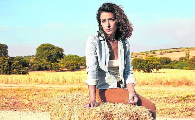 Inma Cuesta ha aportado un acento propio para «hacer creíble el entorno rural» donde se desarrolla la acción.