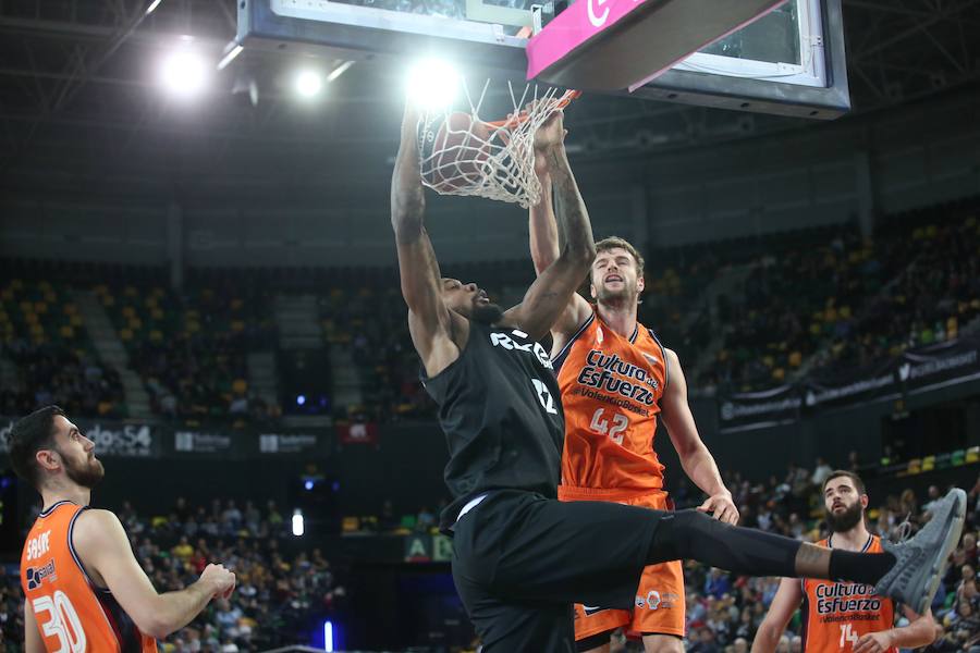 Las mejores imágenes del Bilbao Basket - Valencia Basket