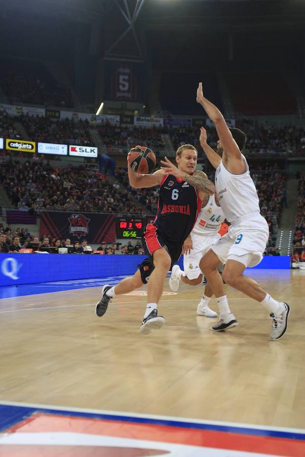 Fotos del Baskonia - Real Madrid de Euroliga 2017-18