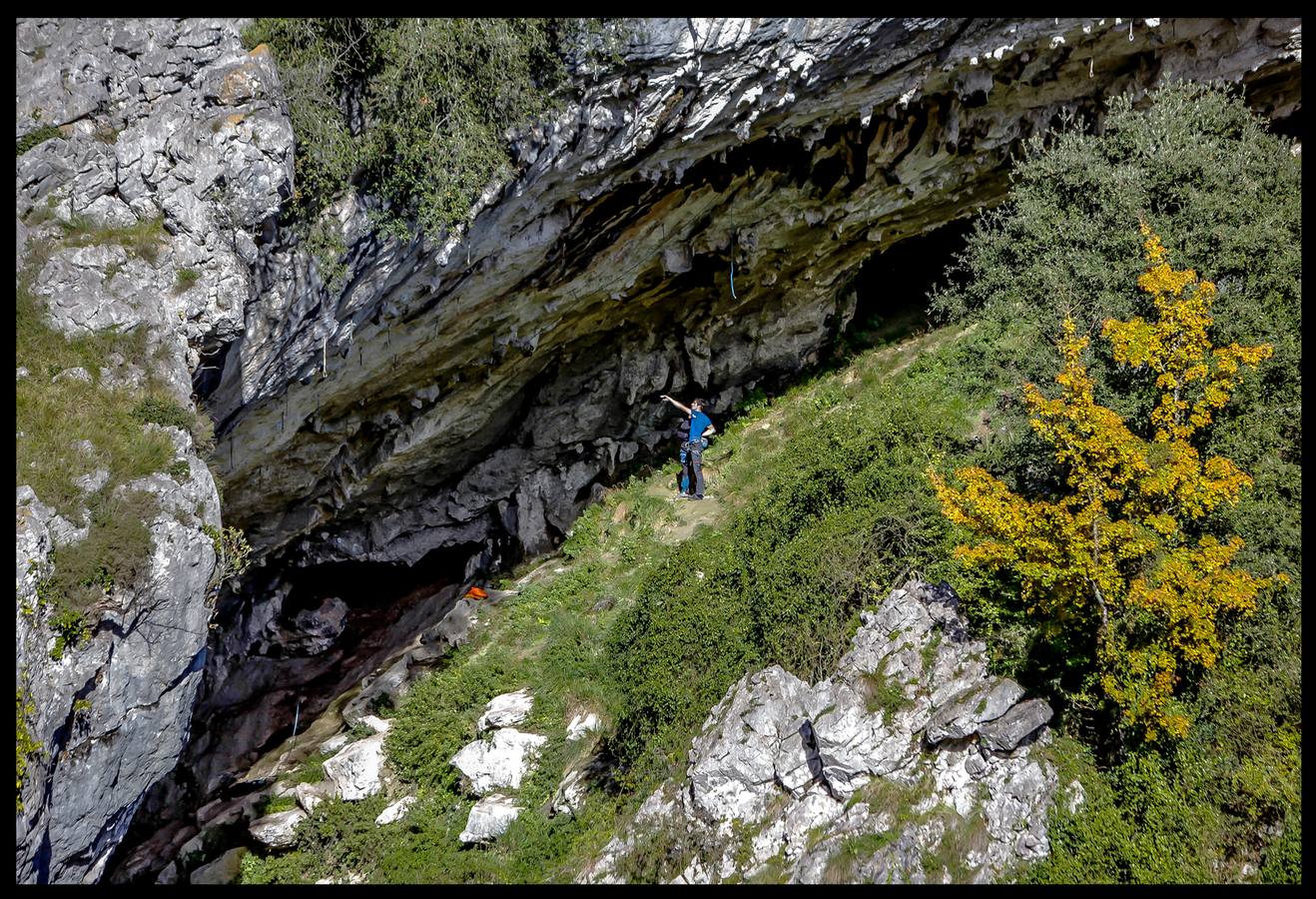 El Gobierno vasco protege las cavernas de Baltzola y Axlor, en Dima, mediante la declaración de Bien de Interés Cultural