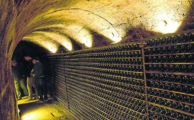 Calados de las bodegas Conde de los Andes en Ollauri.