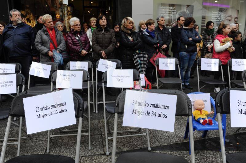 Decenas de personas participan en las concentraciones organizadas en Biizkaia contra las agresiones machistas