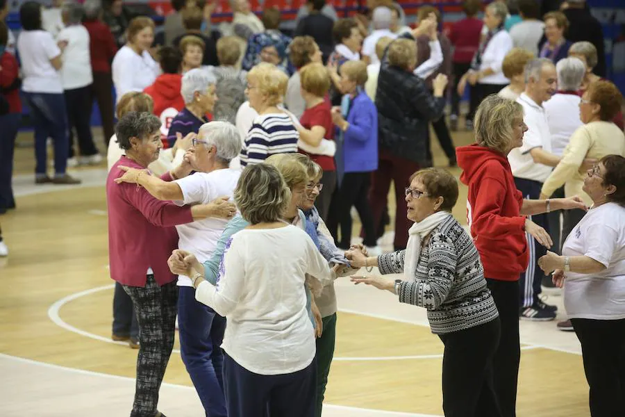 700 mayores celebraron ayer la Fiesta Anual del Envejecimiento Saludable de La Casilla