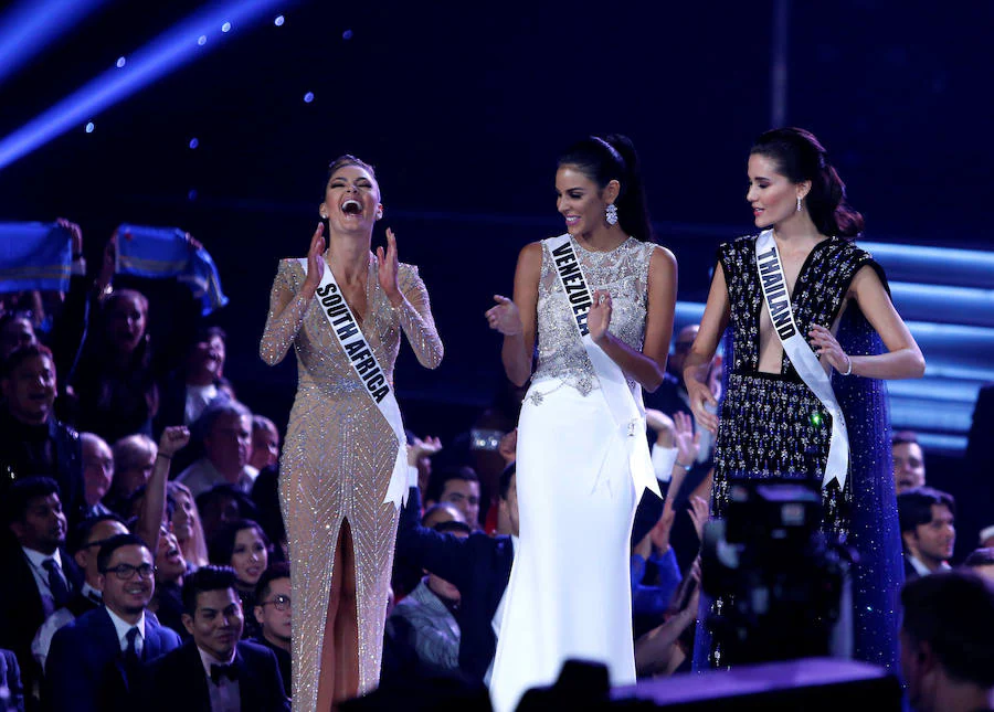 La modelo de 22 años vence a la colombiana Laura González y la jamaicana Davina Bennet en el certamen de  Miss Universo 2017 .