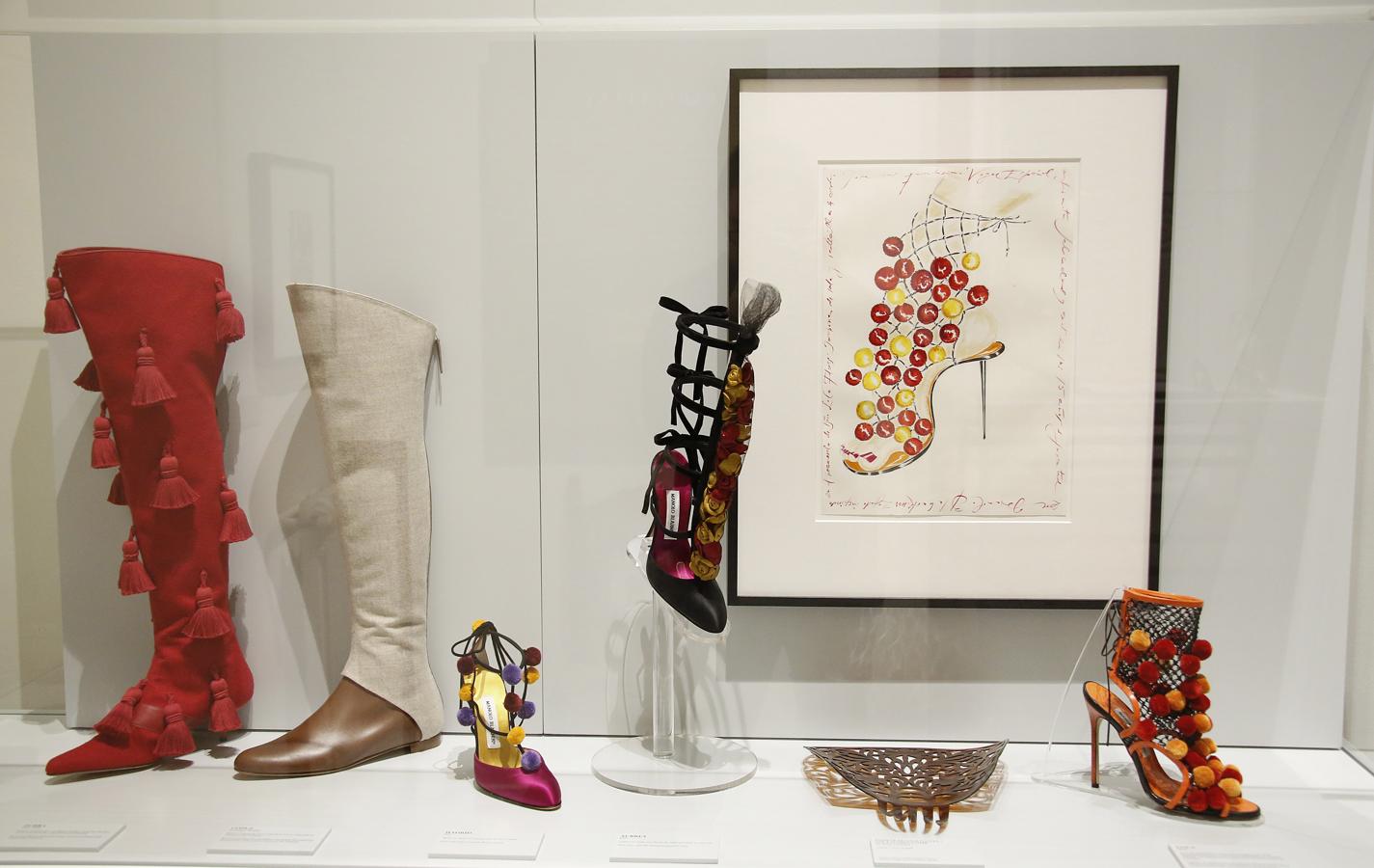 La exposición 'Manolo Blahník: El arte del zapato.' llega a Madrid