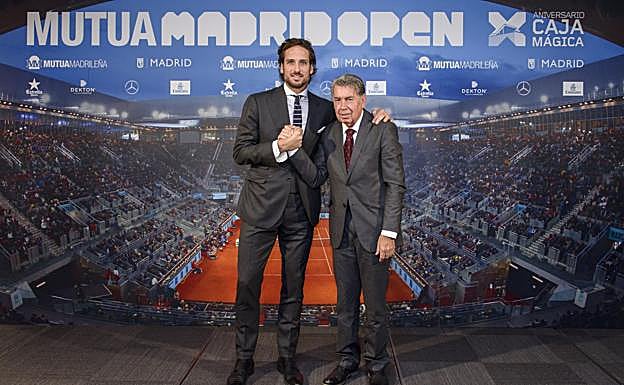 Feliciano López (i) y Manolo Santana. 