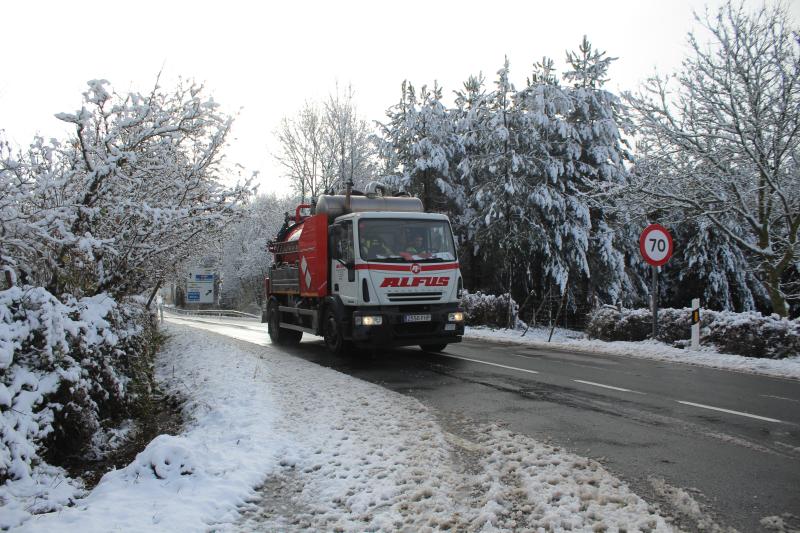 A un mes de la llegada oficial del invierno, el 21 de diciembre, los copos han tomado las carreteras hacia Bizkaia