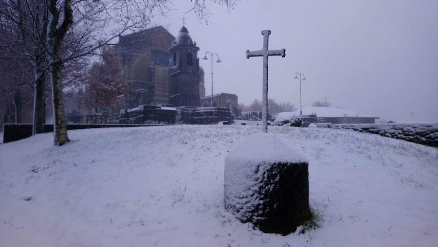 Nieve en el Santuario de Urkiola.