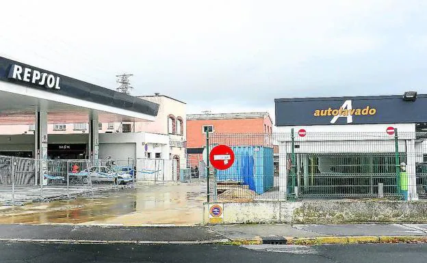 El tren de lavado de la gasolinera afectada lleva clausurado desde octubre.
