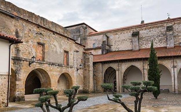 Entrada al monasterio.