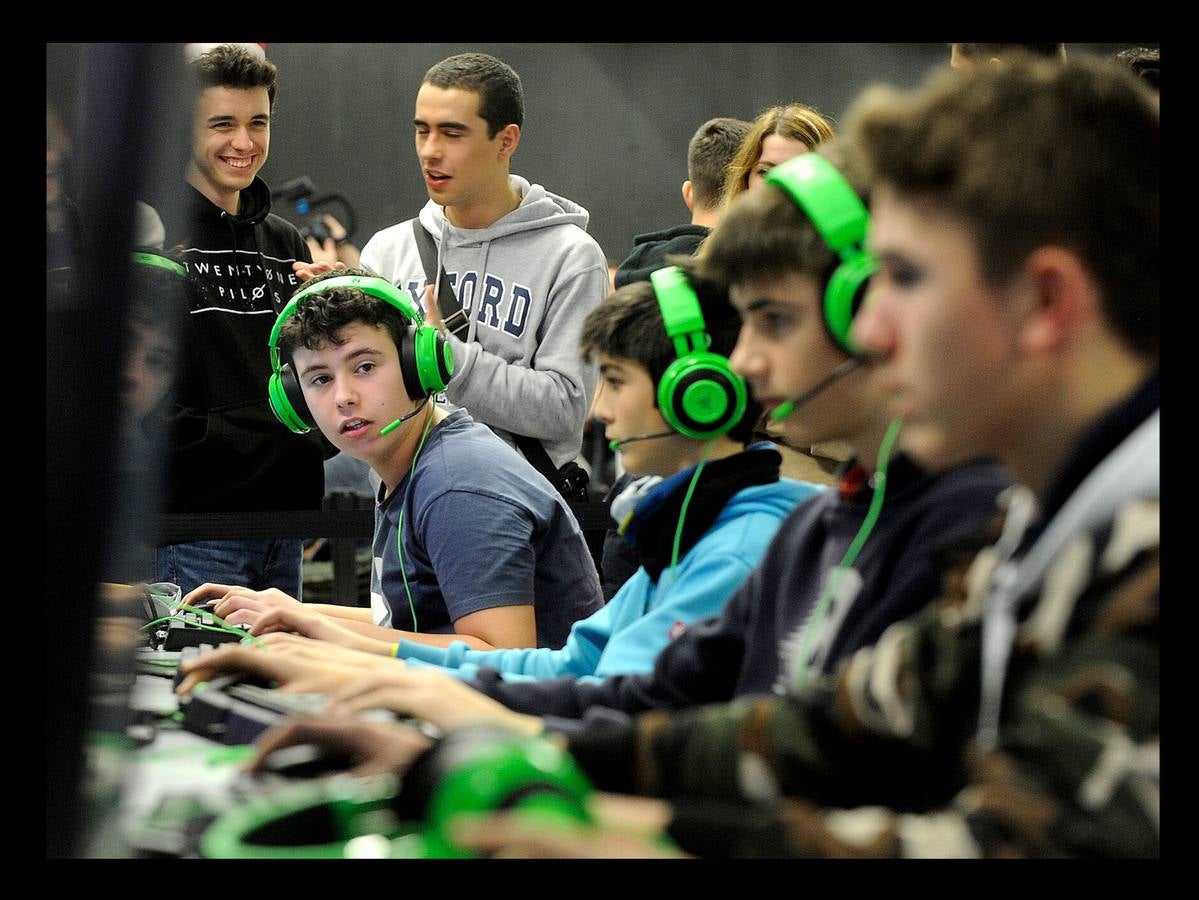 El festival de videojuegos Fun and Serious congrega a miles de jóvenes en el Euskalduna 