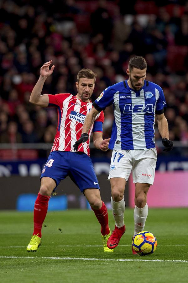 Un gol de Fernando Torres, que partió de suplente, a falta de 20 minutos para el final, dio la victoria al Atlético ante el Alavés en la jornada 16 de Liga.