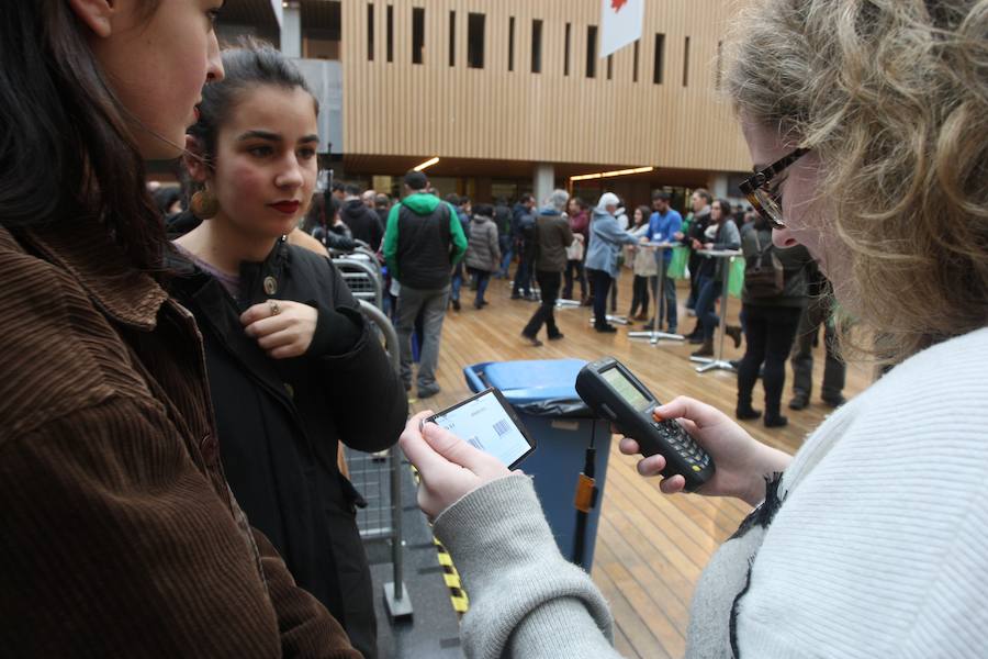 Más de 14.000 personas asisten hoy en el BEC de Barakaldo al certamen