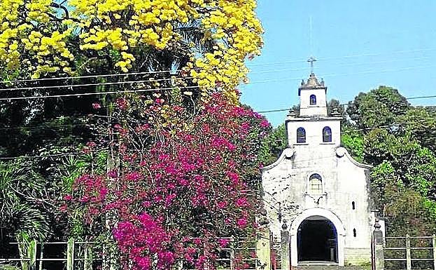 Imagen principal - Capilla Las Ilusiones y casa de la finca de Bilbao. 