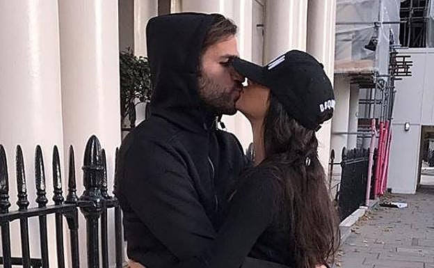 Cesc Fàbregas anuncia su boda