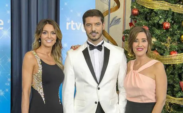Blanca Benlloch, Diego Burbano y Sandra Daviú, que presentará por séptima vez el sorteo navideño.
