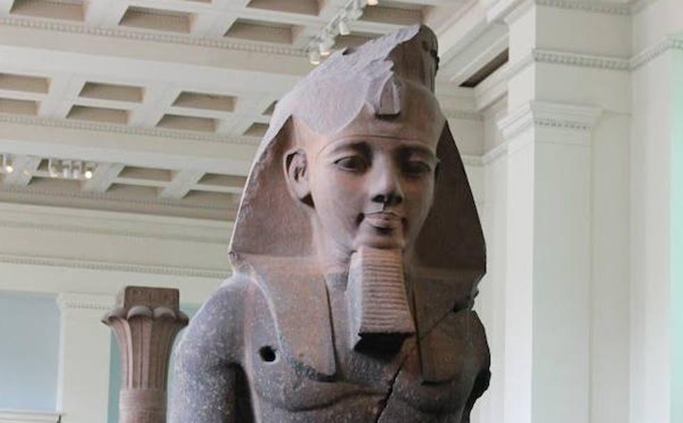 La estatua de Ramses II.