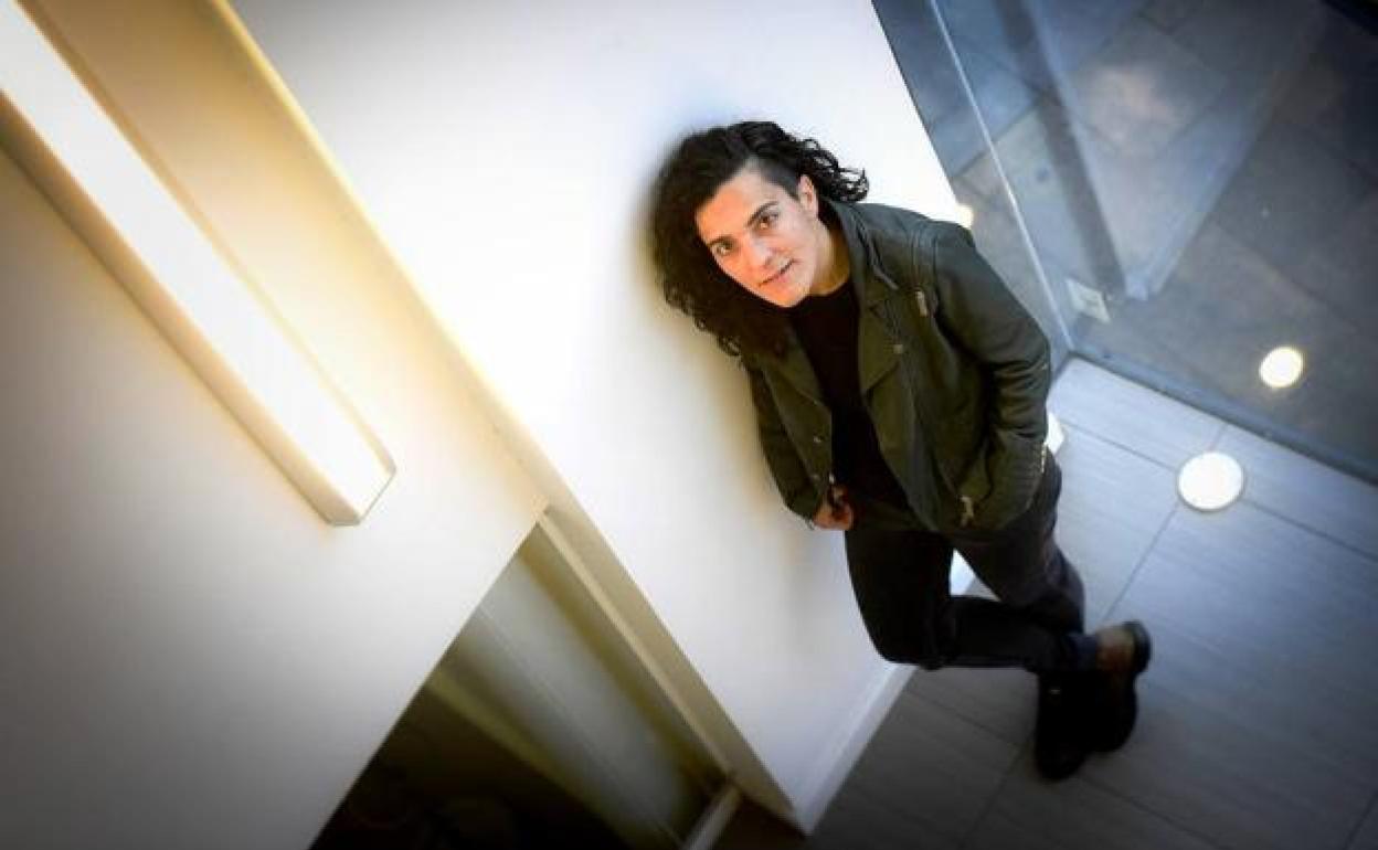 La bertsolari Maialen Lujanbio, tras haberse hecho con la txapela.