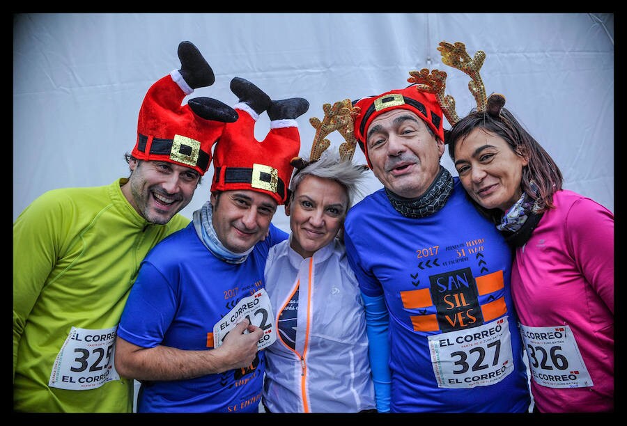 Cientos de corredores aficionados participan en la tradicional fiesta del atletismo de fin de año