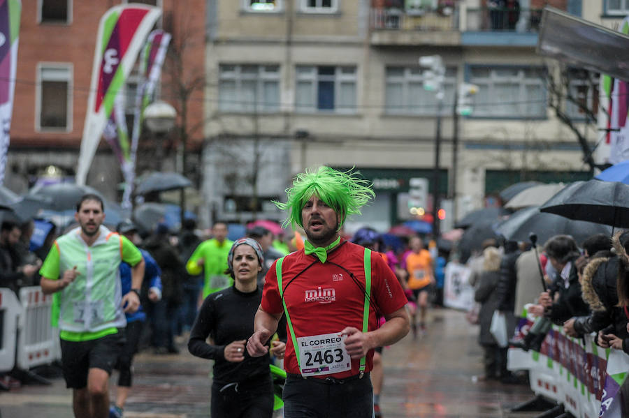 Cerca de 2.500 participantes han querido decir adiós al 2017 a la carrera