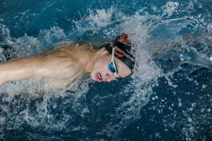 El club de natación de la localidad de la Margen Izquierda recauda más de 1.500 euros con una iniciativa solidaria celebrada este sábado en el polideportivo Mikel Trueba