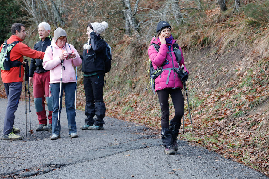 Como marcala tradición, los alaveses se han animado a subir al monte en las primeras horas del año