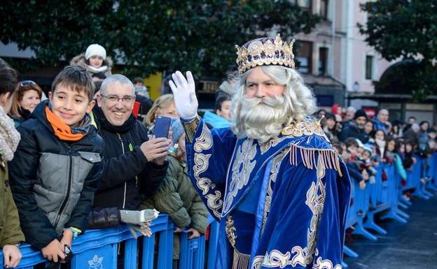 En Barakaldo los Reyes Magos estarán mañana a las 12.30 horas en la Herriko Plaza. 