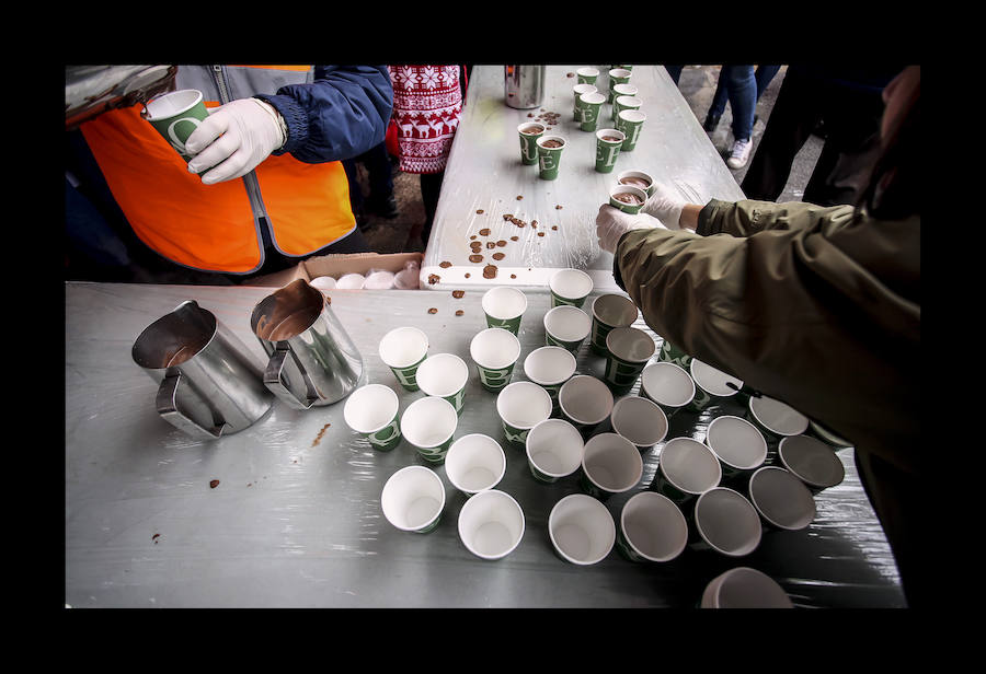 La Plaza Nueva se empacha con 500 kilos de Roscón Solidario