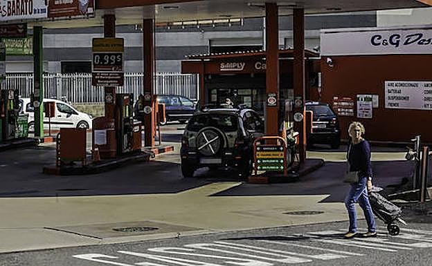 Las gasolineras viven días de mucha actividad, propia de los períodos vacacionales.