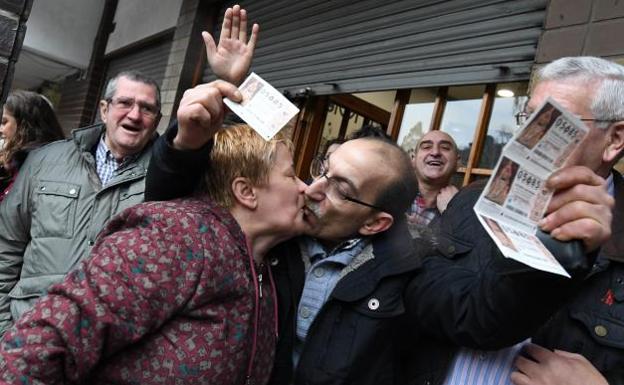 La felicidad ha invadido la administración de lotería de la avenida Lehendakari Agirre.