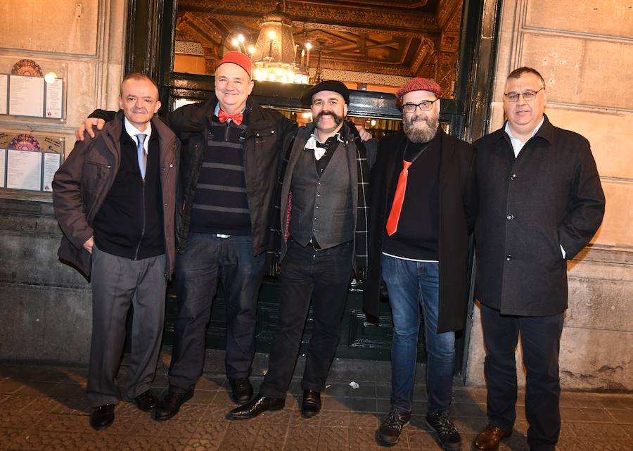 José Mari Amantes, Jon de Miguel, Manu Iturregi, Juan Carlos Bilbao e Ignacio Cano.