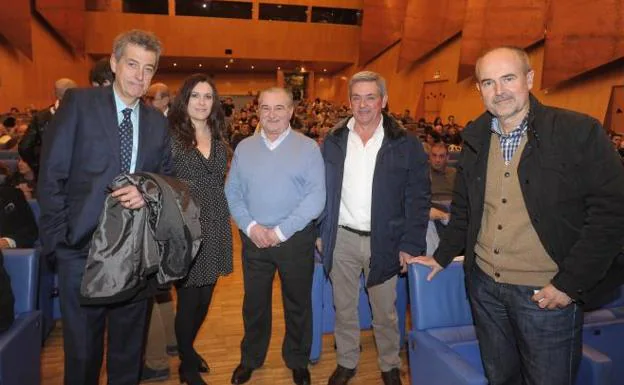 Txomin Telletxea, Esther Fernandez, Montxu Martínez, Iñaki Aretxabaleta y Anton Txapartegi.