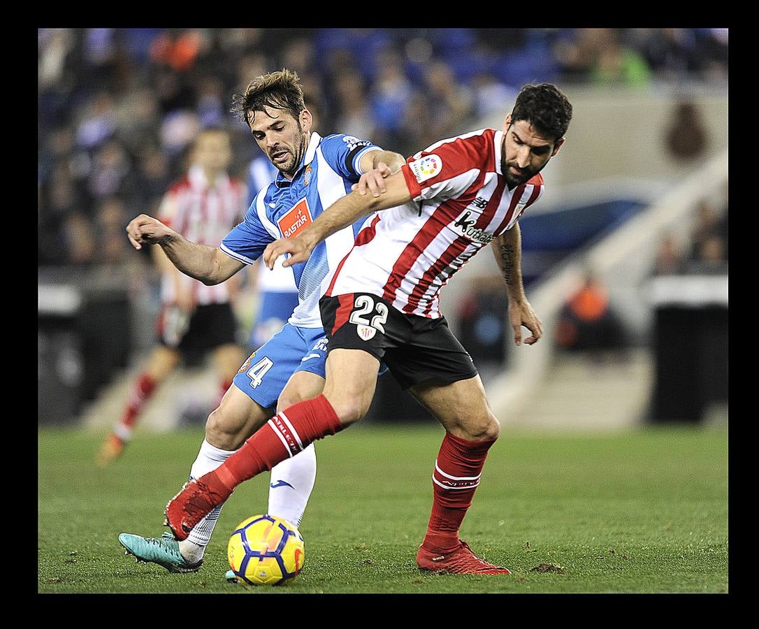 El  Athletic sigue asentándose y suma un punto ante el Espanyol  en un partido movido y con poco fútbol