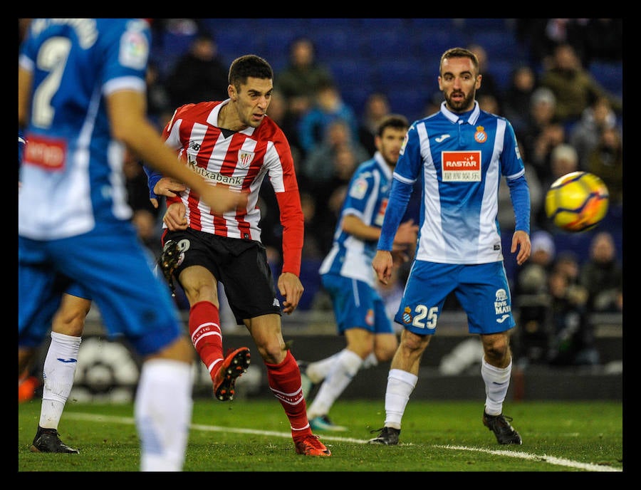 El  Athletic sigue asentándose y suma un punto ante el Espanyol  en un partido movido y con poco fútbol